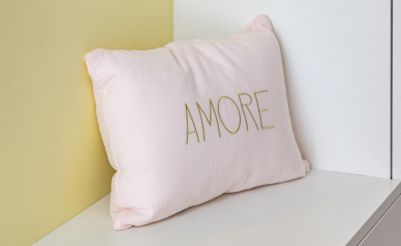 13-amenagement-et-decoration-coussin-chambre-bebe-fille-a-colombes-agence-studio-b