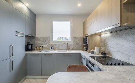 05-renovation-cuisine-bleue-et-bois-la-garenne-colombes